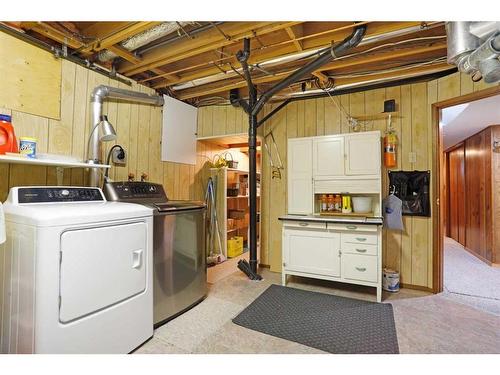 44 Greenbrook Way East, Brooks, AB - Indoor Photo Showing Laundry Room