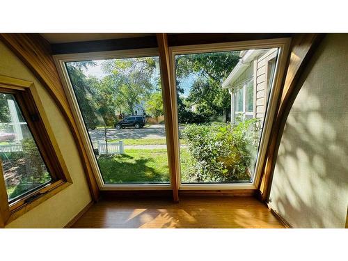 426 4 Street E, Drumheller, AB - Indoor Photo Showing Other Room