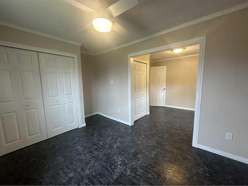 215 2 Avenue East, Hanna, AB - Indoor Photo Showing Other Room