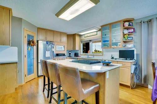 609 Kennedy Place, Hanna, AB - Indoor Photo Showing Kitchen