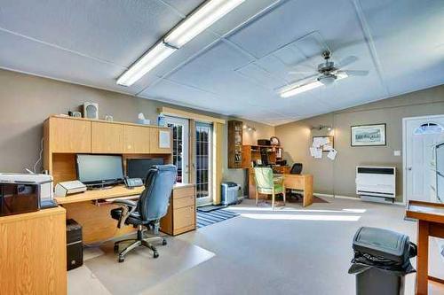 609 Kennedy Place, Hanna, AB - Indoor Photo Showing Office