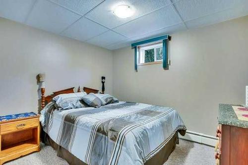 609 Kennedy Place, Hanna, AB - Indoor Photo Showing Bedroom