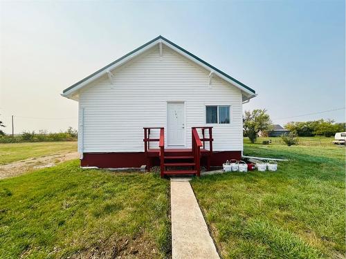 121 3 Avenue North, Chinook, AB - Outdoor