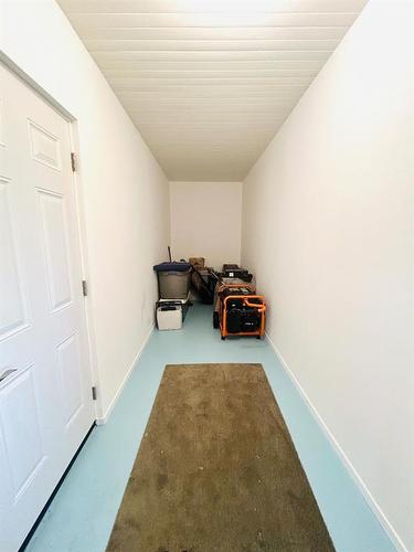 121 3 Avenue North, Chinook, AB - Indoor Photo Showing Other Room