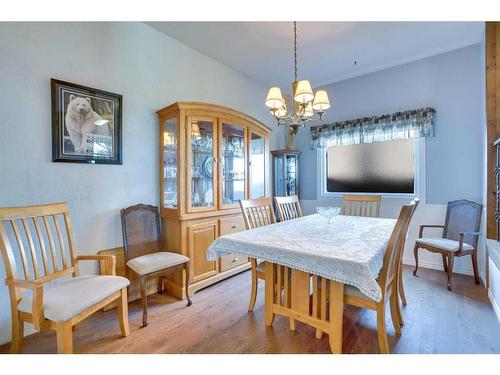 904 Argue Drive, Hanna, AB - Indoor Photo Showing Dining Room