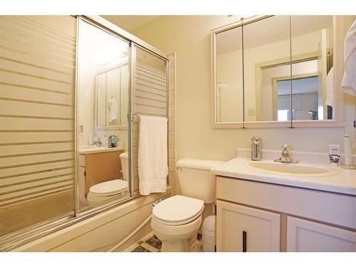 32 Lake Stafford Drive East, Brooks, AB - Indoor Photo Showing Bathroom