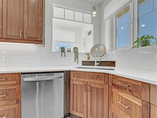 45-205010 Rr 145, Rural Newell, County Of, AB - Indoor Photo Showing Kitchen