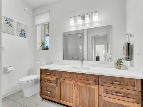 45-205010 Rr 145, Rural Newell, County Of, AB - Indoor Photo Showing Bathroom