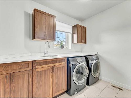 45-205010 Rr 145, Rural Newell, County Of, AB - Indoor Photo Showing Laundry Room