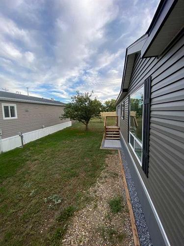 19 Maple Drive West, Brooks, AB 