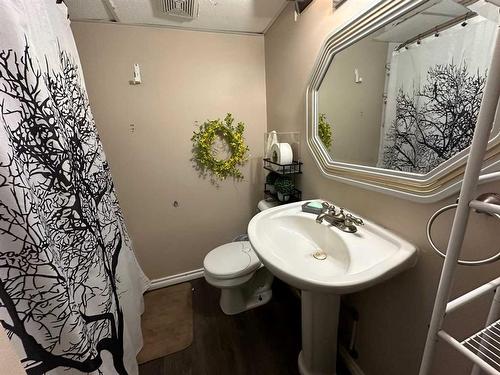 126 Greenbrook Drive East, Brooks, AB - Indoor Photo Showing Bathroom