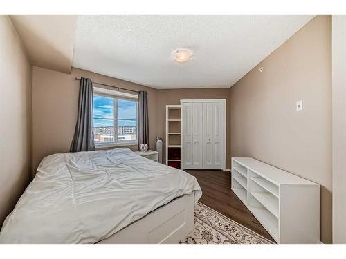 2418-81 Legacy Boulevard, Calgary, AB - Indoor Photo Showing Bedroom