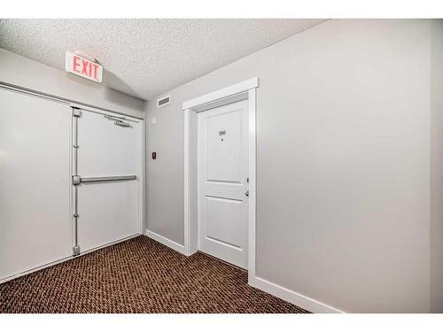 2418-81 Legacy Boulevard Se, Calgary, AB - Indoor Photo Showing Other Room