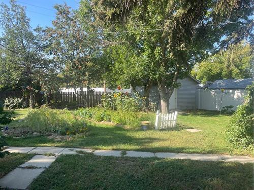 309 Railway Avenue, Rosemary, AB - Outdoor