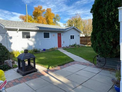 413 9 Street East, Drumheller, AB - Outdoor