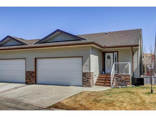 17 Garden Way, Drumheller, AB - Outdoor