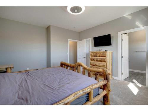 233001 Range Road 250, Rural Wheatland County, AB - Indoor Photo Showing Bedroom