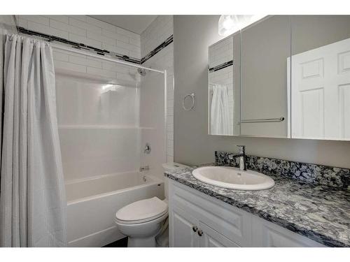 233001 Range Road 250, Rural Wheatland County, AB - Indoor Photo Showing Bathroom