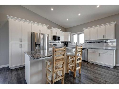 233001 Range Road 250, Rural Wheatland County, AB - Indoor Photo Showing Kitchen With Stainless Steel Kitchen With Upgraded Kitchen