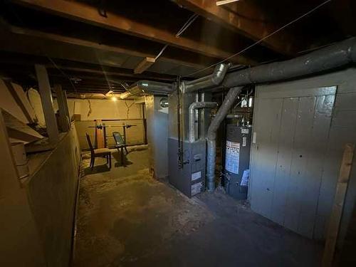 106 4 Avenue East, Hanna, AB - Indoor Photo Showing Basement