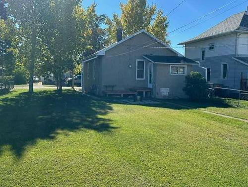 106 4 Avenue East, Hanna, AB - Outdoor