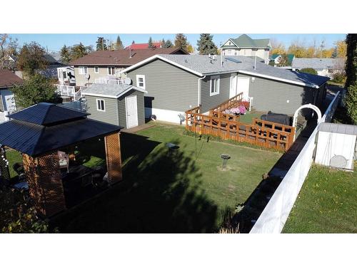 315 6 Avenue East, Hanna, AB - Outdoor With Deck Patio Veranda