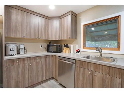 616 3 Avenue, Bassano, AB - Indoor Photo Showing Kitchen