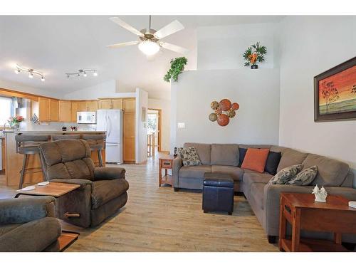 114 Southshore Drive East, Brooks, AB - Indoor Photo Showing Living Room