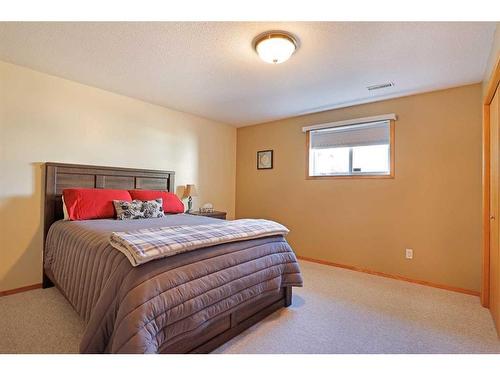 114 Southshore Drive East, Brooks, AB - Indoor Photo Showing Bedroom