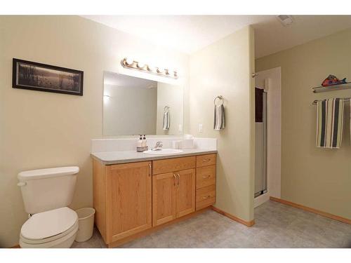 114 Southshore Drive East, Brooks, AB - Indoor Photo Showing Bathroom