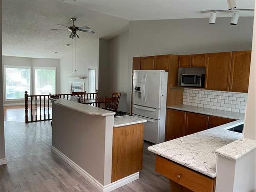 28 Parkland Way East, Brooks, AB - Indoor Photo Showing Kitchen