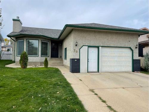 28 Parkland Way East, Brooks, AB - Outdoor