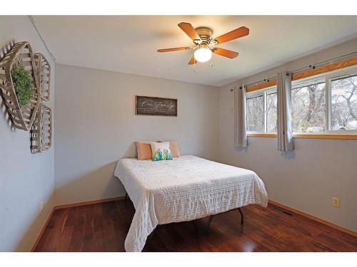 743 2 Street East, Brooks, AB - Indoor Photo Showing Bedroom