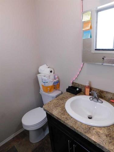 76 Blazier Park Street East, Brooks, AB - Indoor Photo Showing Bathroom