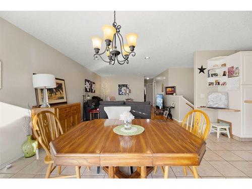 1-625 5Th Avenue Sw, Sundre, AB - Indoor Photo Showing Dining Room