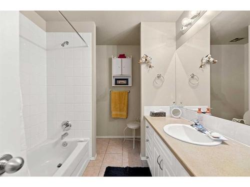 1-625 5Th Avenue Sw, Sundre, AB - Indoor Photo Showing Bathroom