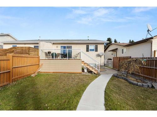 1-625 5Th Avenue Sw, Sundre, AB - Outdoor With Deck Patio Veranda With Exterior