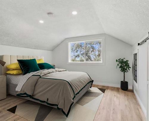 417 Railway Avenue, Scandia, AB - Indoor Photo Showing Bedroom