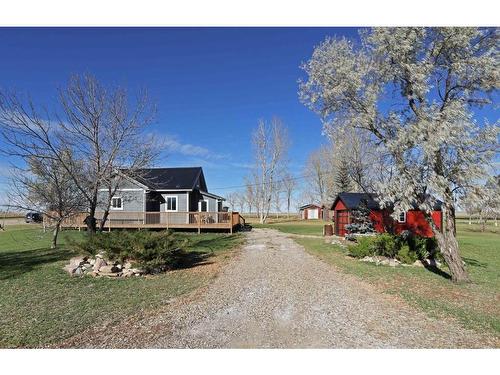 417 Railway Avenue, Scandia, AB - Outdoor With Deck Patio Veranda