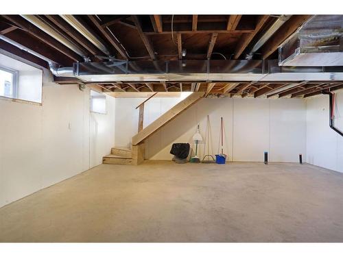 417 Railway Avenue, Scandia, AB - Indoor Photo Showing Basement