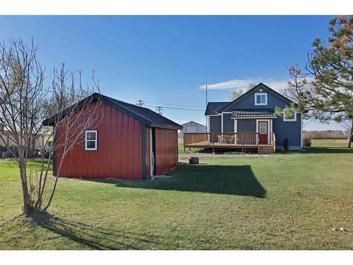 417 Railway Avenue, Scandia, AB - Outdoor With Deck Patio Veranda