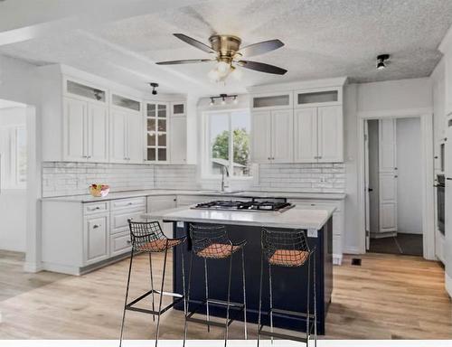 417 Railway Avenue, Scandia, AB - Indoor Photo Showing Kitchen With Upgraded Kitchen