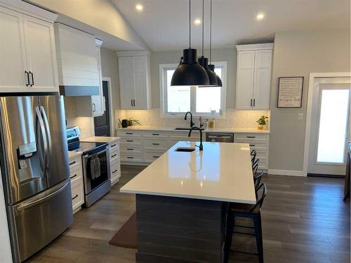 10272 Township Road 300, Rural Special Areas No. 2, AB - Indoor Photo Showing Kitchen With Upgraded Kitchen