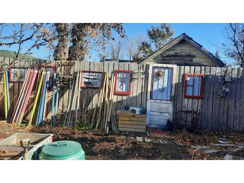 1111 2 Avenue West, Drumheller, AB - Indoor Photo Showing Other Room