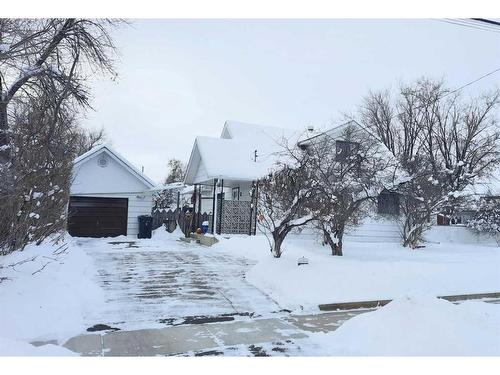 1111 2 Avenue West, Drumheller, AB - Outdoor