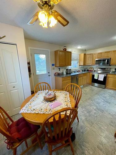 131 Wildrose Avenue West, Brooks, AB - Indoor Photo Showing Dining Room