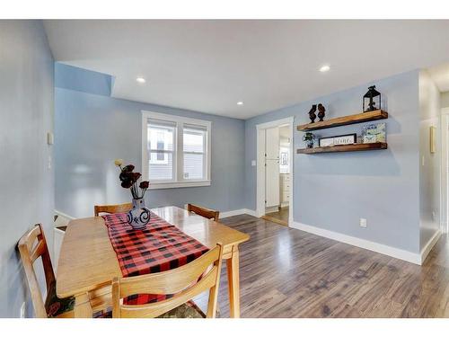 366 4 Street East, Drumheller, AB - Indoor Photo Showing Dining Room