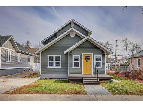 366 4 Street East, Drumheller, AB - Outdoor With Facade