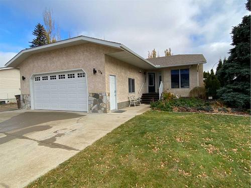 724 2 Street East, Brooks, AB - Outdoor With Facade