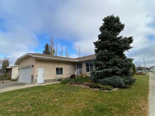 724 2 Street East, Brooks, AB - Outdoor